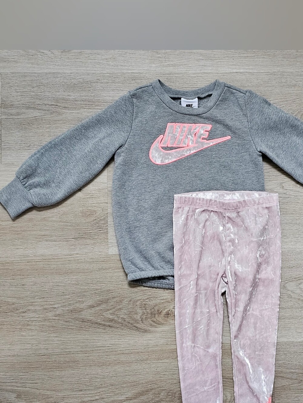 Nike Toddler Girls 2T Gray Pink Velour Logo Sweatshirt Leggings Outfit Set